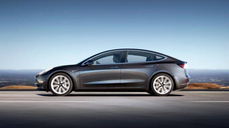 Tesla recalls car