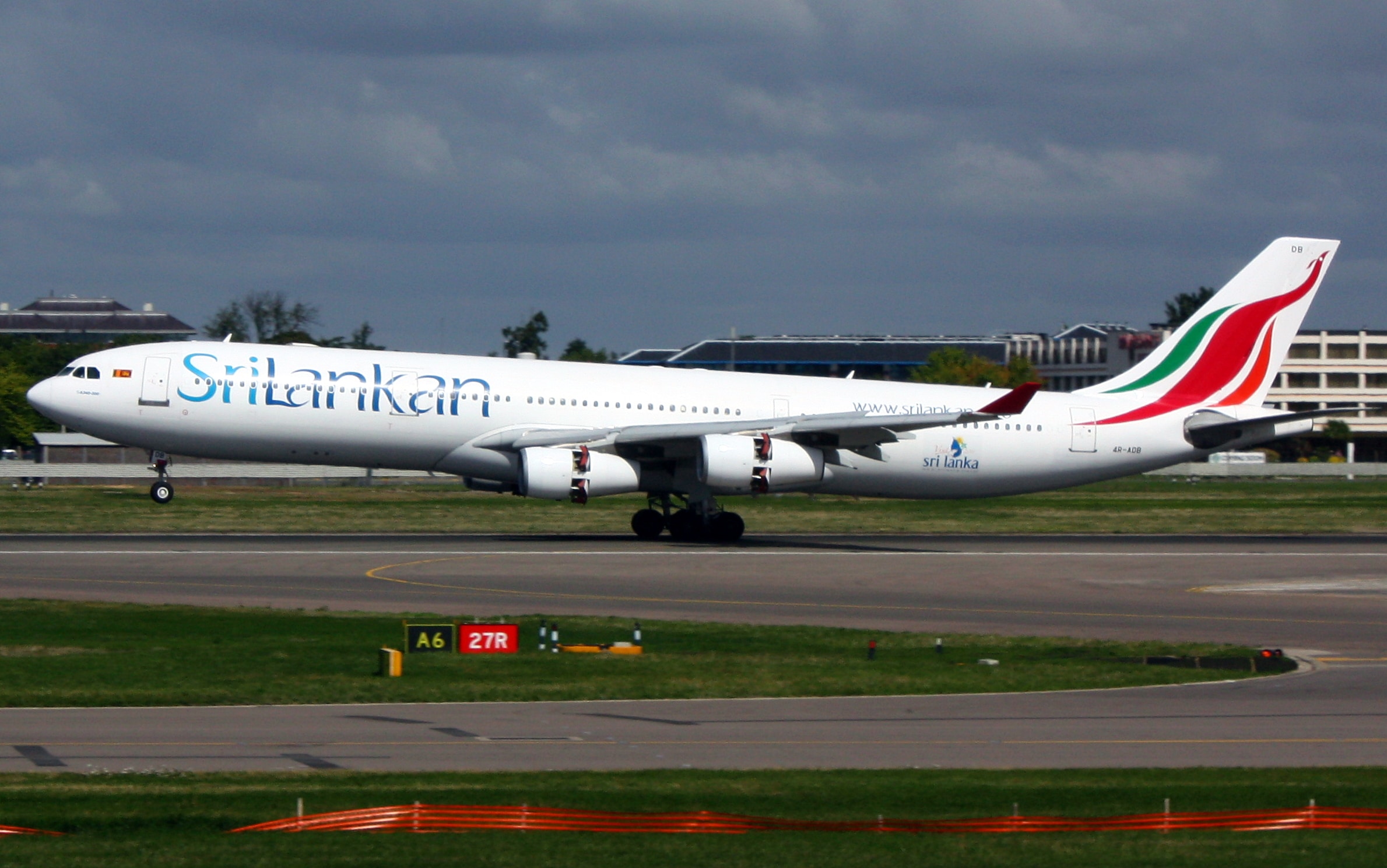 Sri Lankan Airlines to be sold