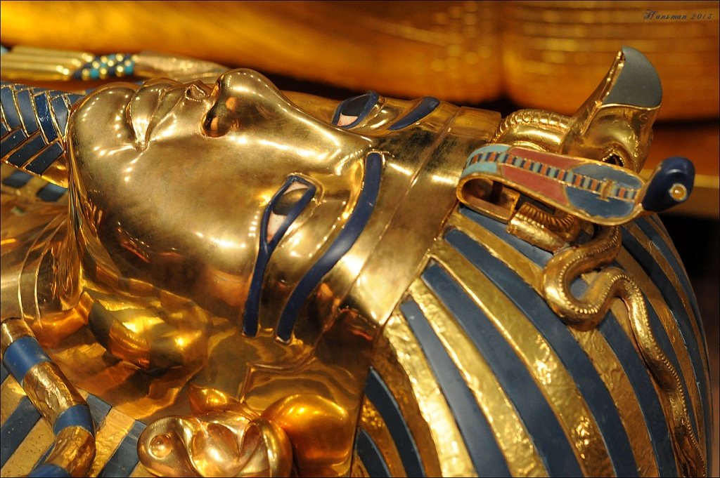 New evidence suggests man who found Tutankhamun tomb stole artefacts