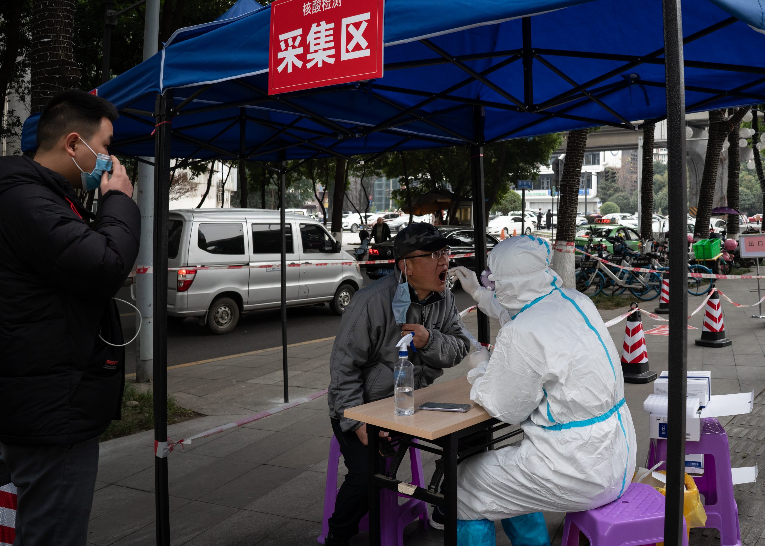 China Puts Chengdu Into Lockdown After Latest COVID-19 Outbreak