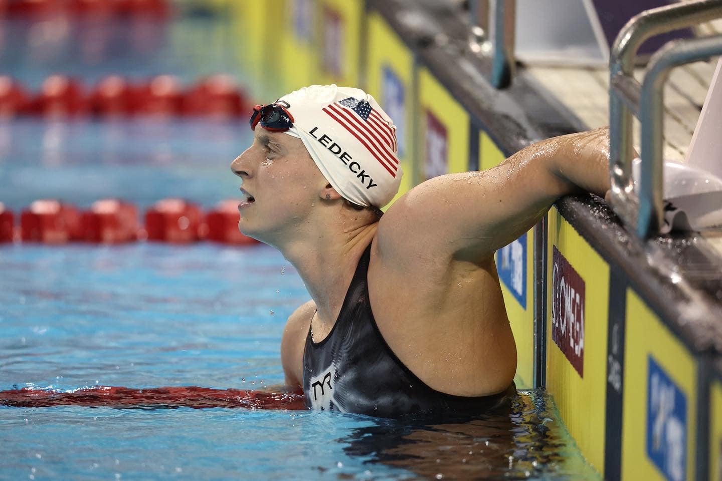 Katie Ledecky breaks the 1500m world record