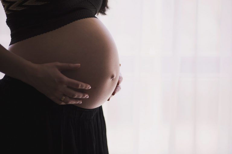 women undergoes first uterus transplant australia