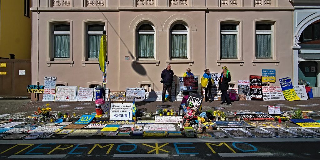 Anti-war protest staged in front of the Russian Embassy in Frankfurt.