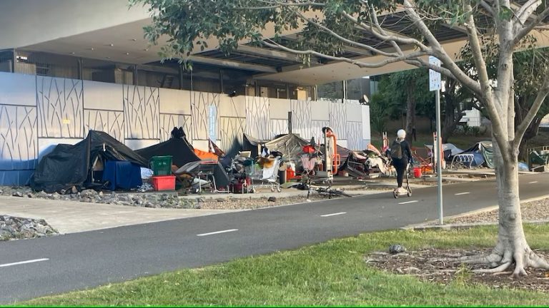 Brisbane Lord Mayor proposes moving people sleeping rough to ex-COVID facility in Pinkenba