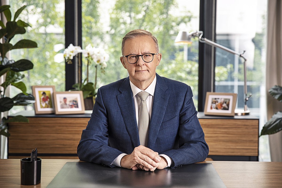 The Albanese government will lift the single parenting payment cut-off age from 8 to 14.