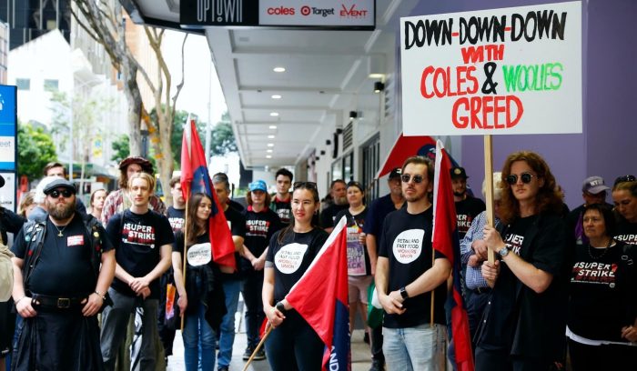 Coles and Woolworths workers went on strike this weekend for better pay an working conditions.