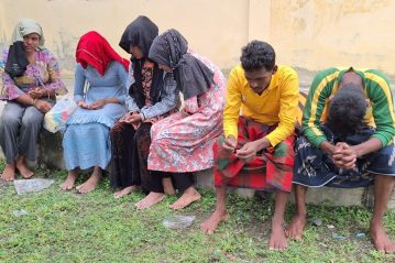 6 Rohingya refugees