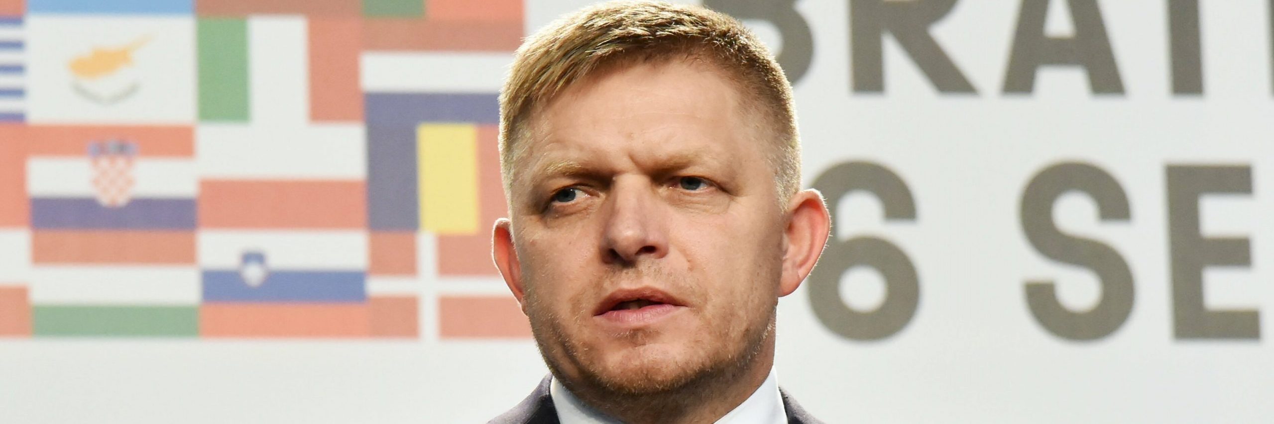 An image of Robert Fico, current Prime Minister of Slovakia, who has recently survived an assassination attempt, holding a press conference at the Bratislava Summit in 2016. Image source: EU2016 SK, via Wikimedia Commons