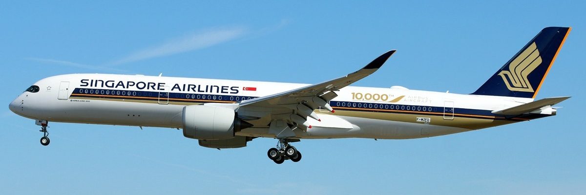 An image of a Singapore Airlines plane, similar to the aircraft that hit turbulence on Wednesday. Image source: Sébastien Mortier, via Wikimedia Commons