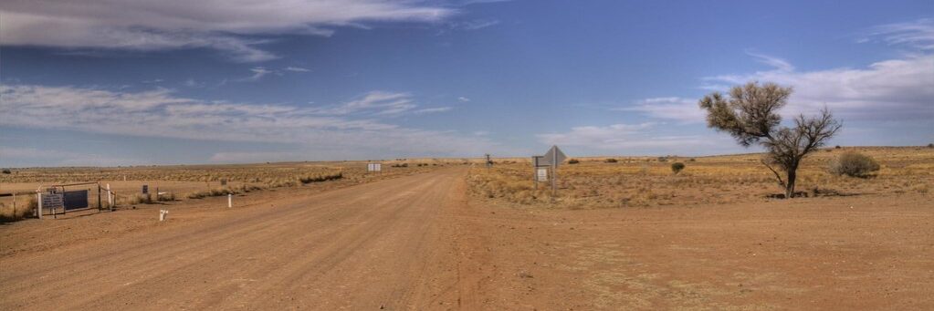 The Oodnadatta Track looking south from William Creek