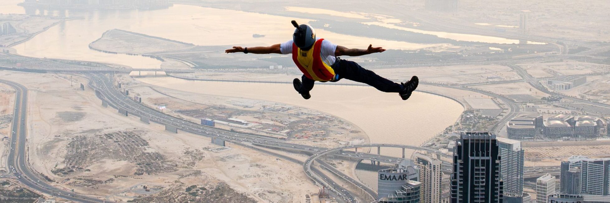 BASE jumping Dubai