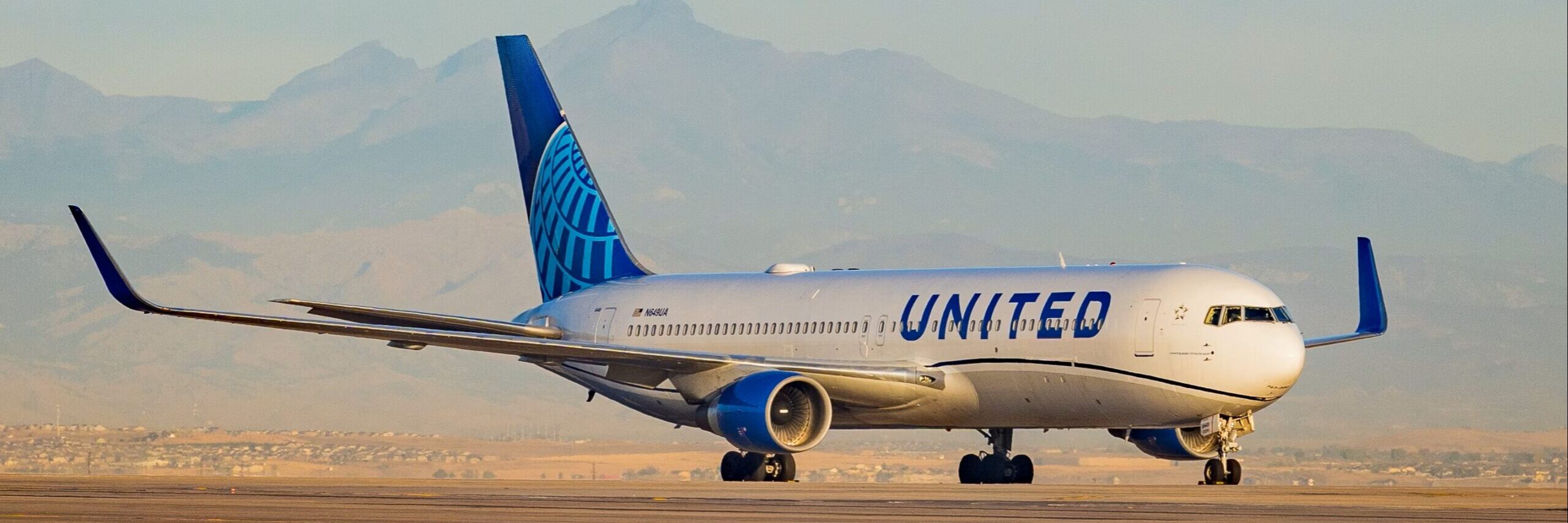 United Boeing 767-2