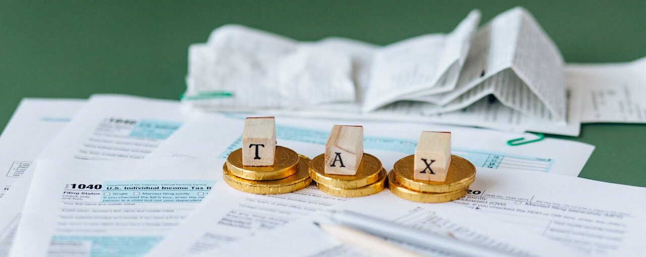 Preparing for tax time should be a year-long process, CZ ANZ says. Photo by Nataliya Vaitkevich/pexels