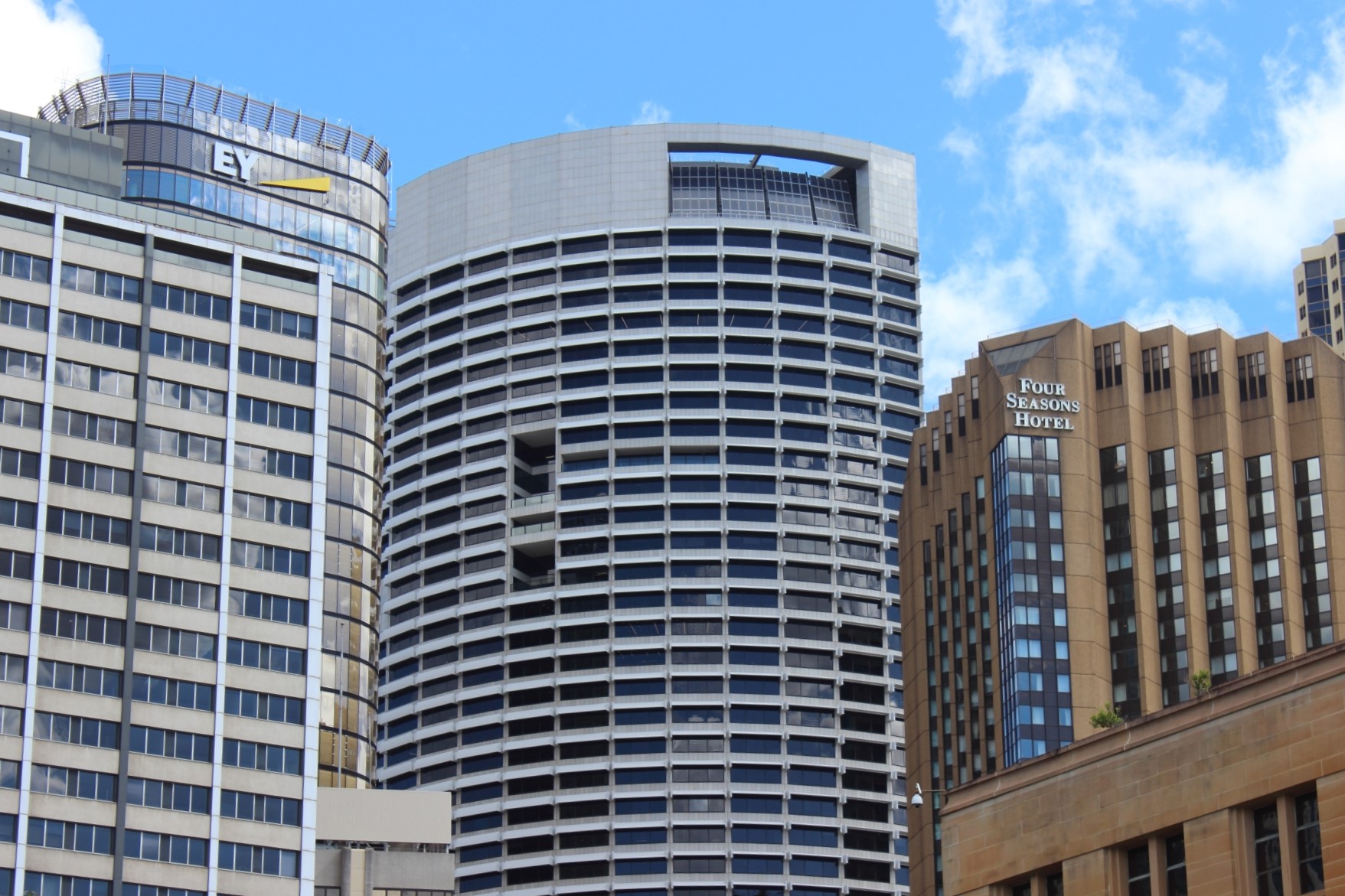 Sydney City wants all new DAs for large commercial and hotel buildings to be electrified from January 1, 2027. Photo: ANDREW KACIMAIWAI