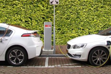 NSW is to install 549 new EV kerbside chargers in 130 suburbs over 12 months. Image: (Joenomias) Menno de Jong/Pixabay