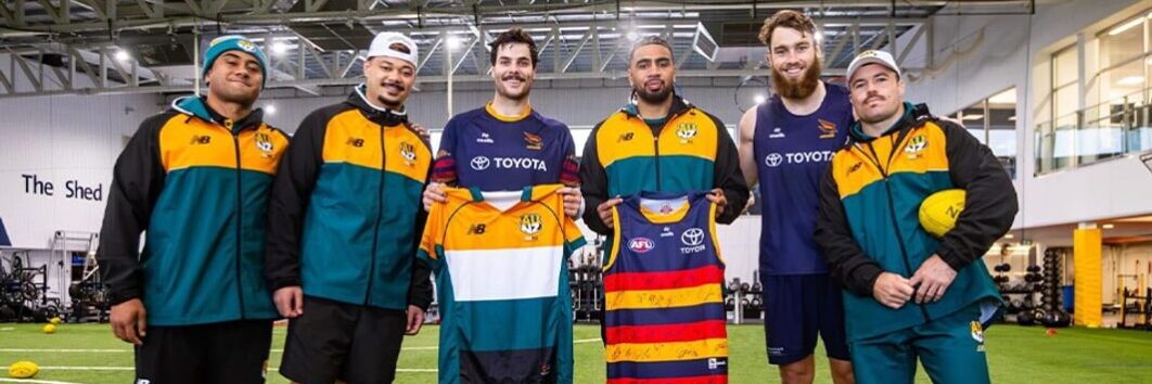 Kiwi players in a jersey swap at a Crows training session. Photo: ADELAIDE CROWS