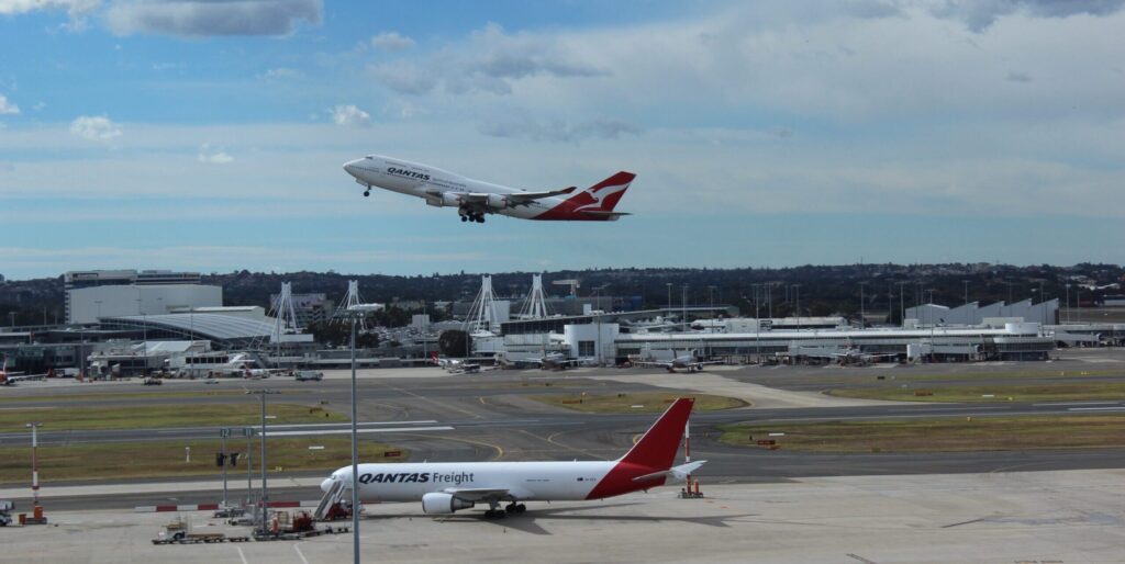 FILE … A NZ air traffic glitch hit take-offs in Australia on Saturday, Airways NZ says. Photo: ANDREW KACIMAIWAI