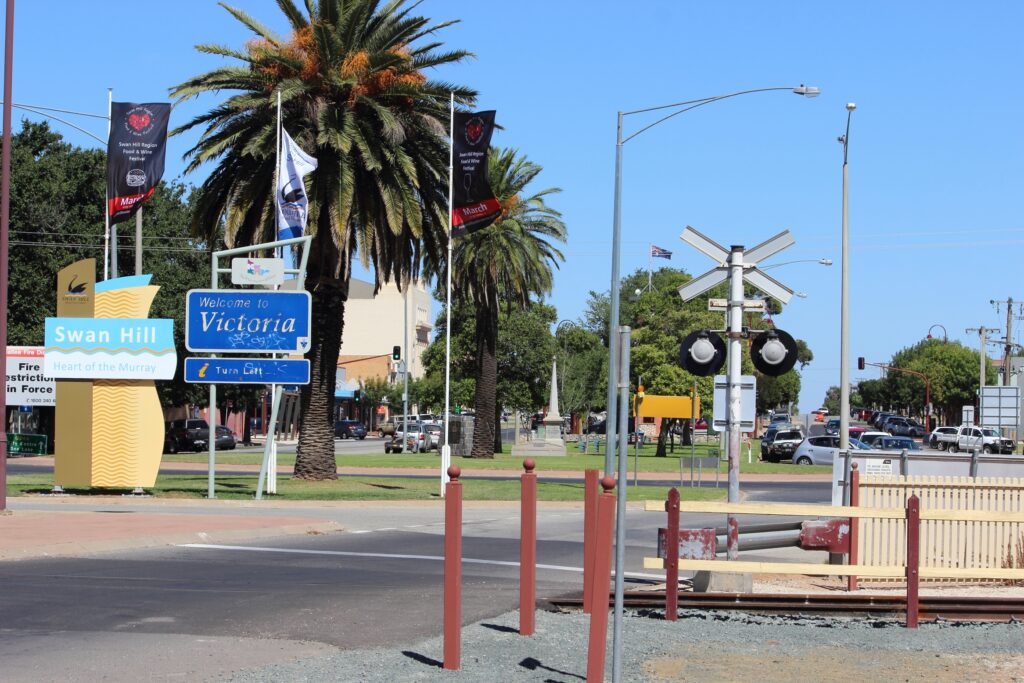 keys ... Entering Swan Hill from the northern approach across the Murray River. Photo: ANDREW KACIMAIWAI
