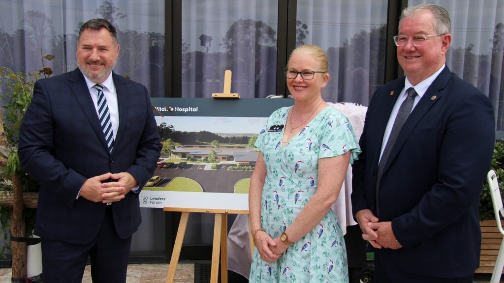 wildlife ... Andrew Powell, Catherine West and Peter Flannery at today’s announcement. Photo: ANDREW KACIMAIWAI