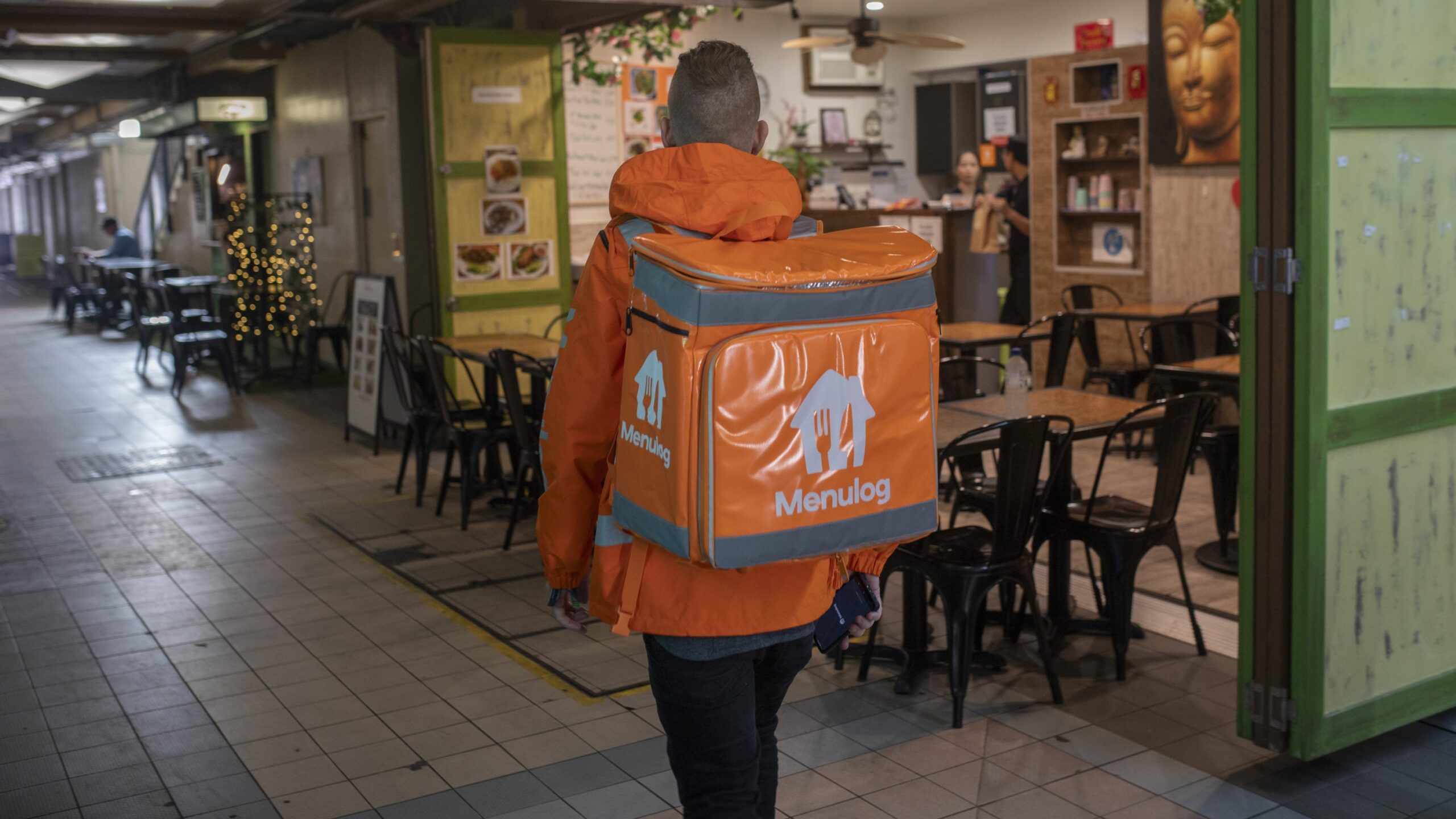 All 120 workers of Menulog Australia will be paid in full, says its owners. Photo: Menulog