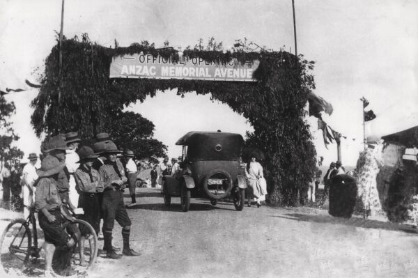 The official opening of Anzac Avenue on December 5, 1925. Image courtesy of City of Moreton Bay.