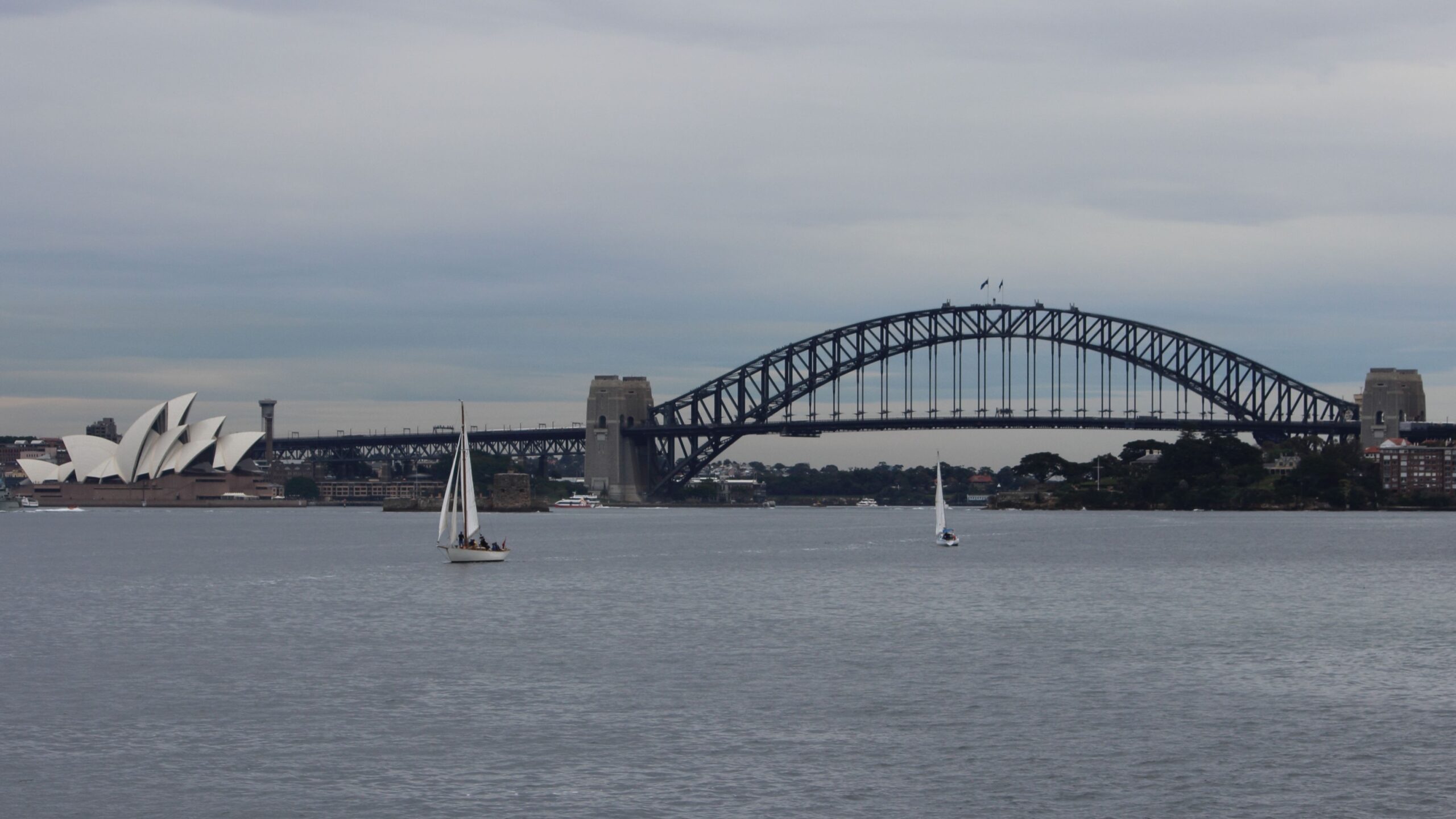 A new two-way toll will apply to Sydney’s harbour crossings from 2028. Photo: ANDREW KACIMAIWAI.