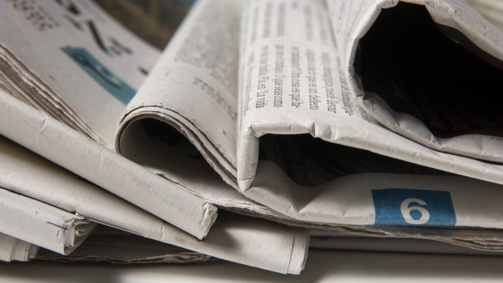 Smaller newsrooms are slowly becoming sustainable, a new media survey says. Photo: freepik