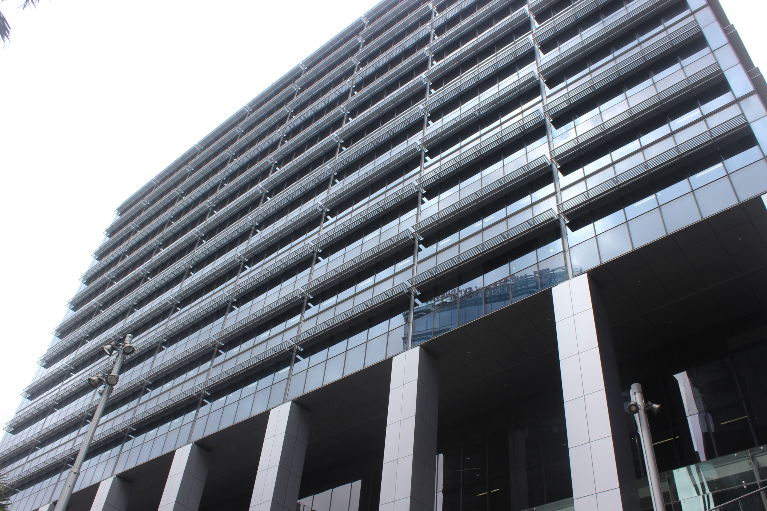 As insolvencies rise, the major banks are stepping back from SME lenders. Photo: ANDREW KACIMAIWAI