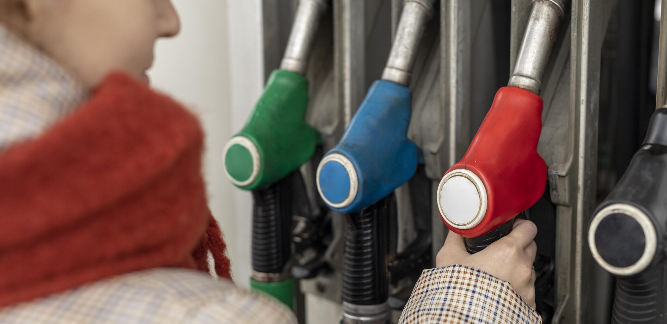 The RACQ says it had referred petrol companies to the ACCC. Image: freepik.
