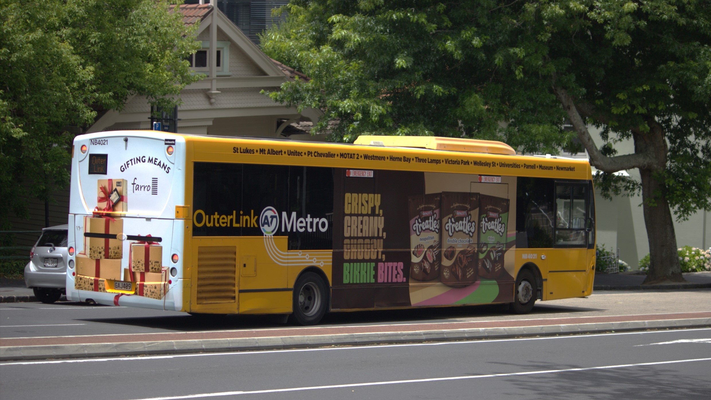 A city loop bus in Auckland. Almost 40 Kiwi drivers from NZ have been or will be lured to drive buses in Sydney. Photo: ANDREW KACIMAIWAI.