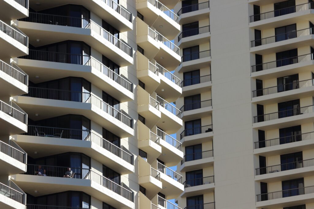 Renters are chasing co-tenancies across Queensland in rising numbers, the REIQ says. Photo: ANDREW KACIMAIWAI.