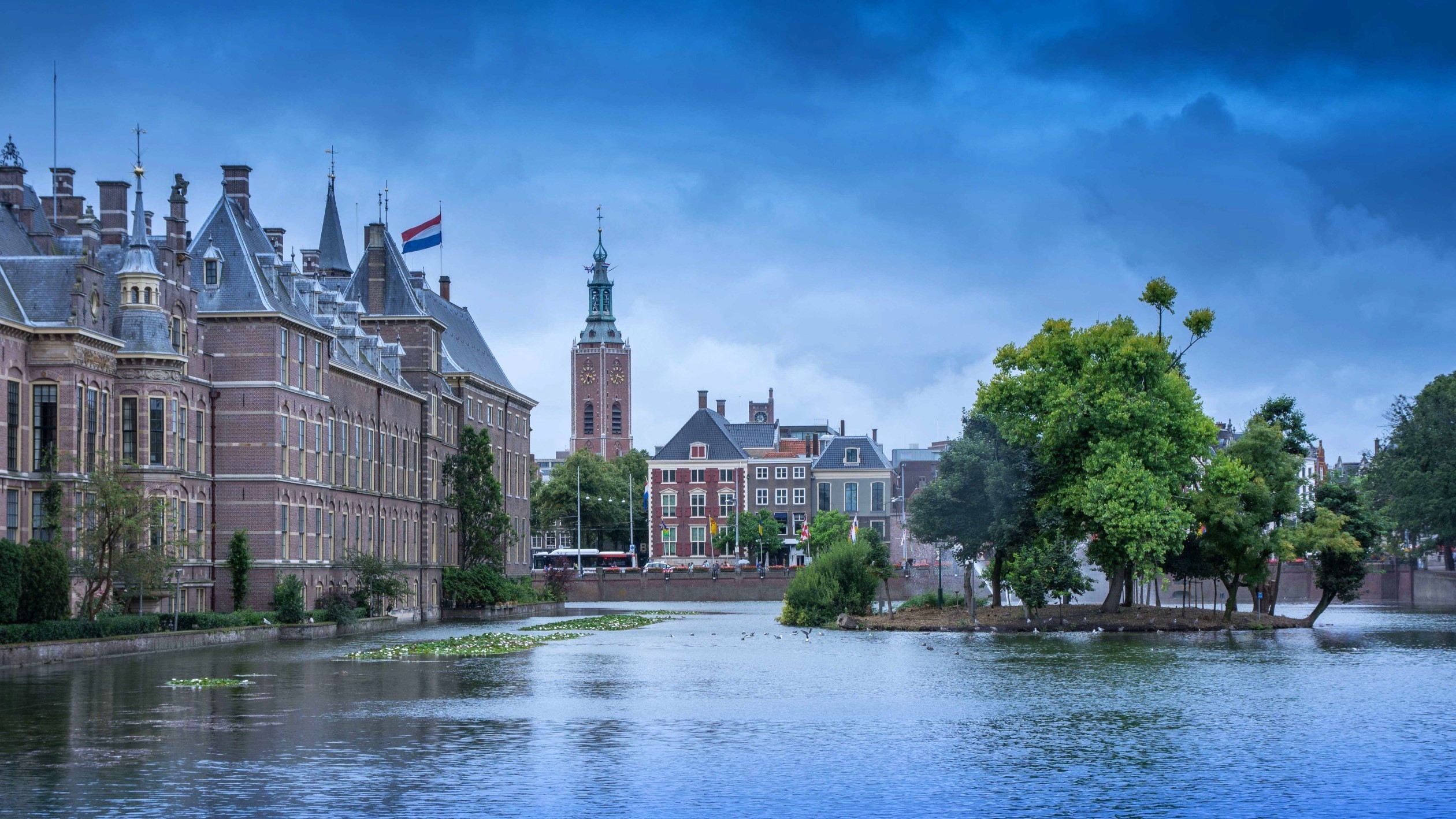 The planned sale of the Dutch company poses too great a risk, the Hague says. Photo: Nikodi from Pixabay.
