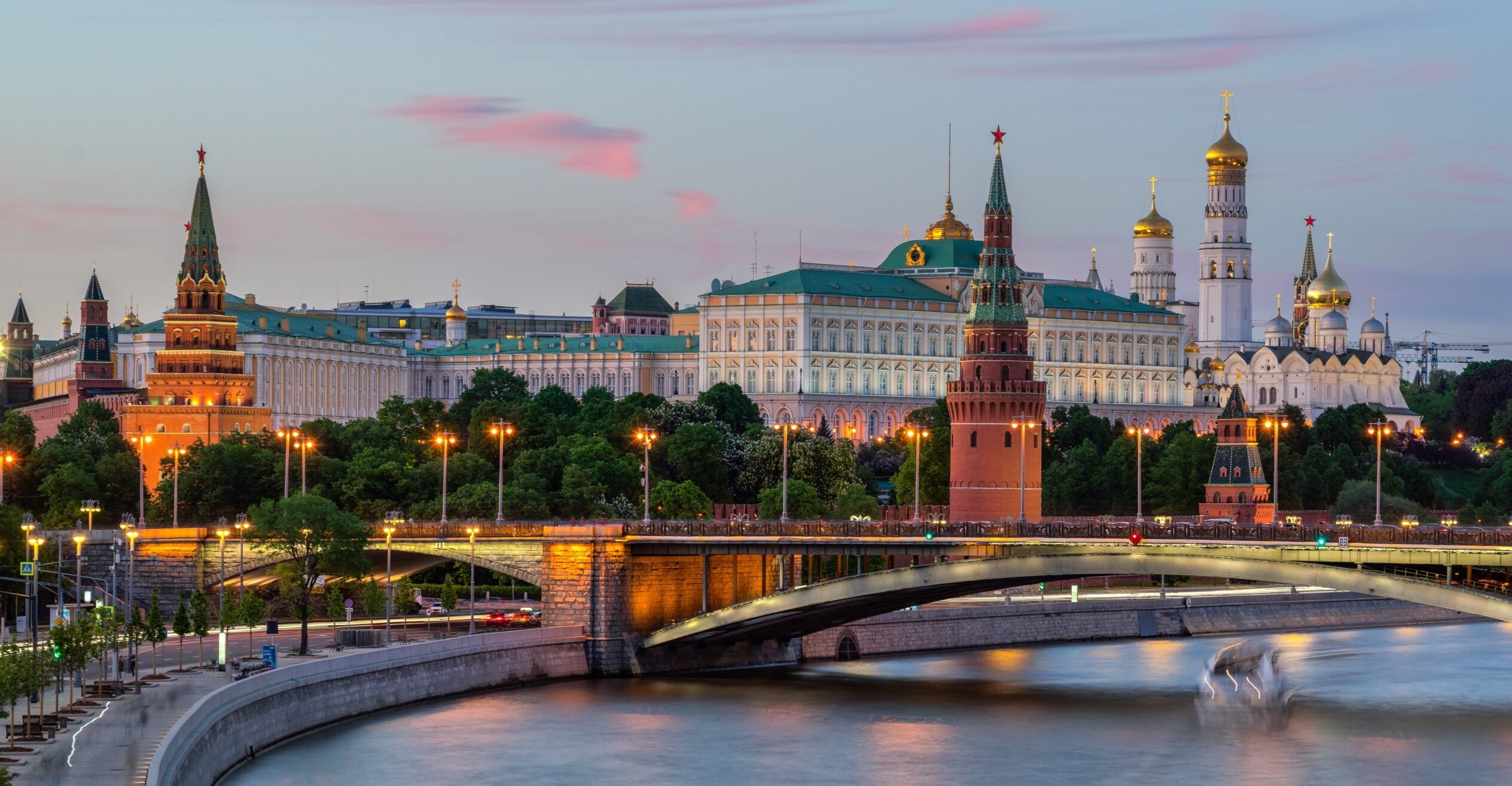 mining ... Moskva River near the Kremlin in Moscow. Properties in NZ and Australia were search over breaches of Russian sanctions. Photo: wirestock on Magnific
