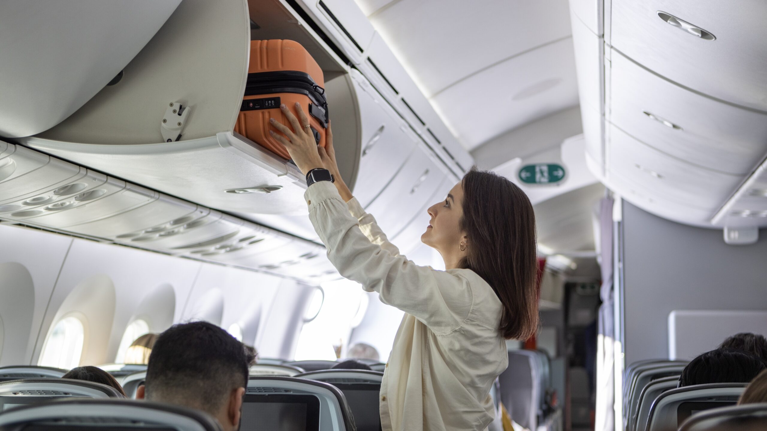 Overhead baggage should weigh no more than 10kg after the gate scales disappear, the airline says. Photo: Jetstar