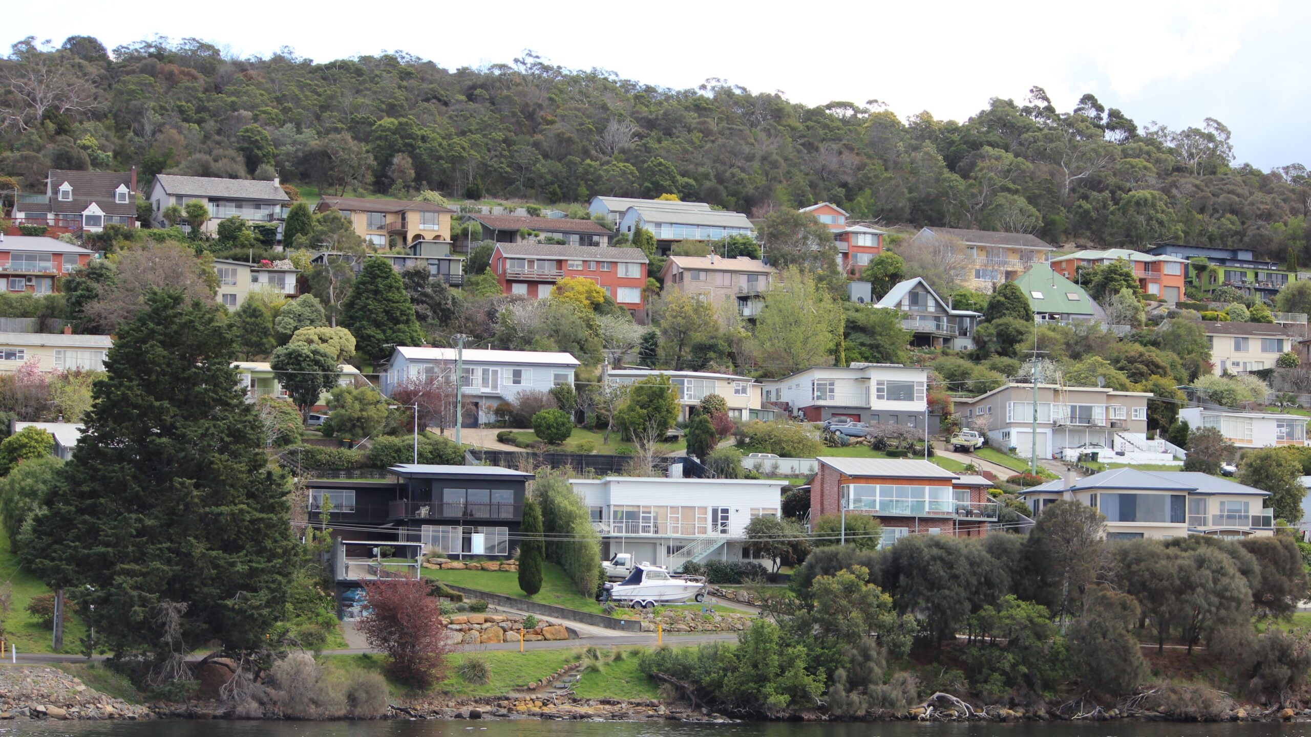 waiting ... More skilled overseas builders are needed amid a construction boom, the HIA says.
