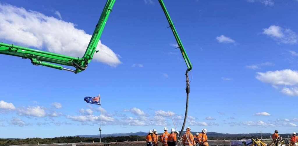 The final section of a 2.6km viaduct bridge over the Hunter River is poured in late July. Image: Australian/NSW Governments
