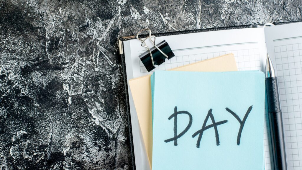 Residents struggling to pay off rising unpaid fines need to seek help ASAP, says Legal Aid NSW. Photo: mdjaff on Magnific